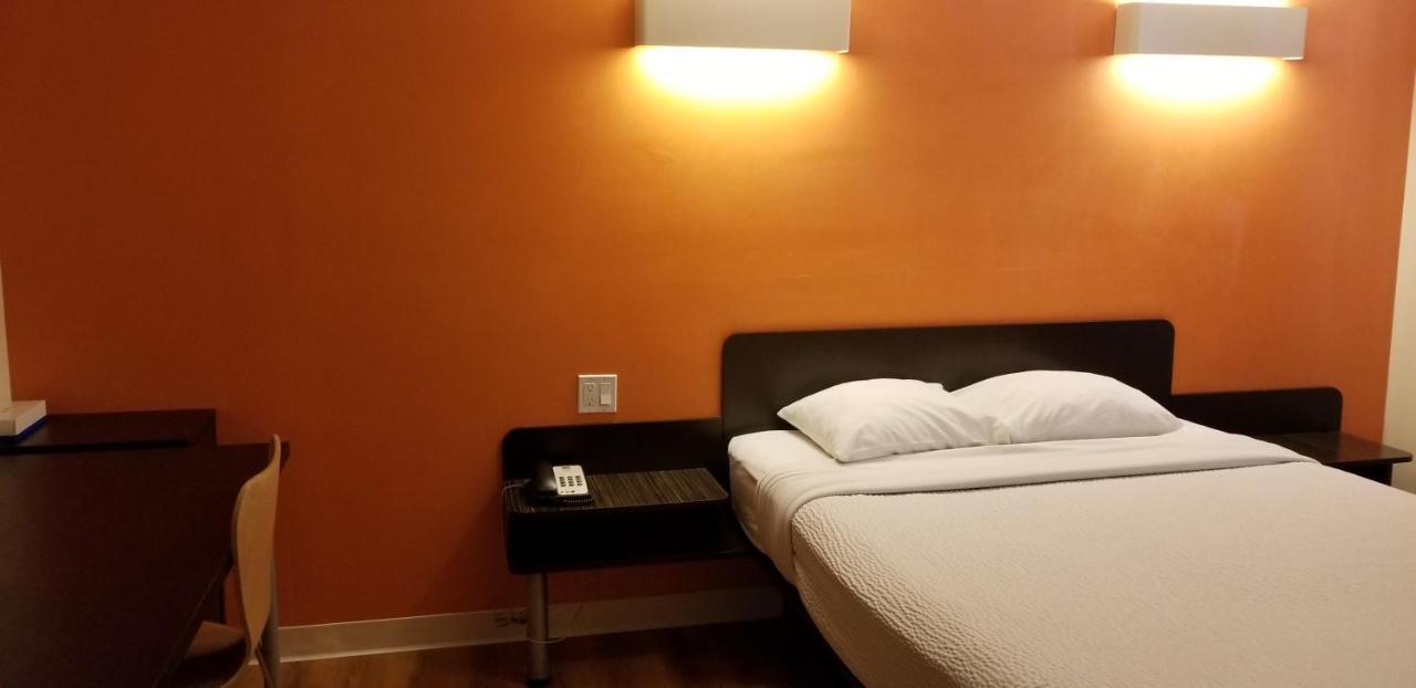 Motel 6-Innisfail, Ab Екстер'єр фото