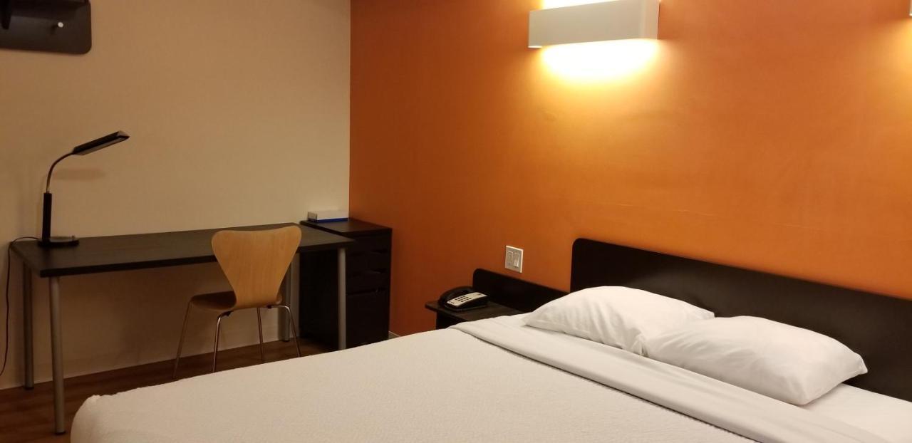 Joys Inn Innisfail, Ab Екстер'єр фото