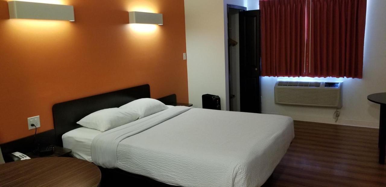 Joys Inn Innisfail, Ab Екстер'єр фото
