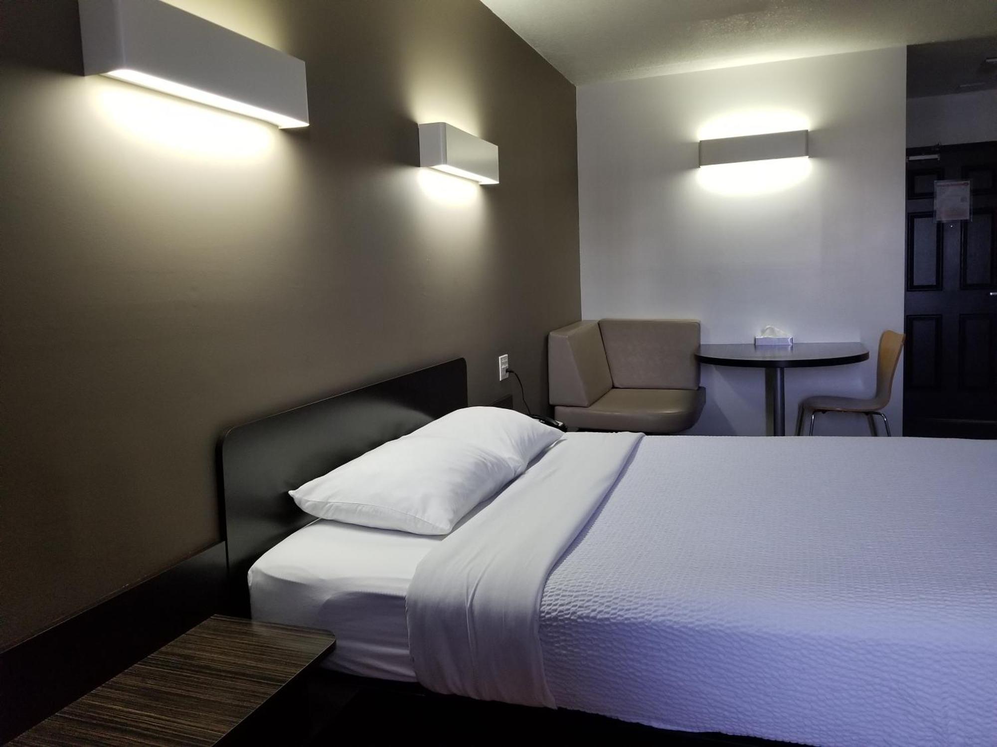 Joys Inn Innisfail, Ab Екстер'єр фото