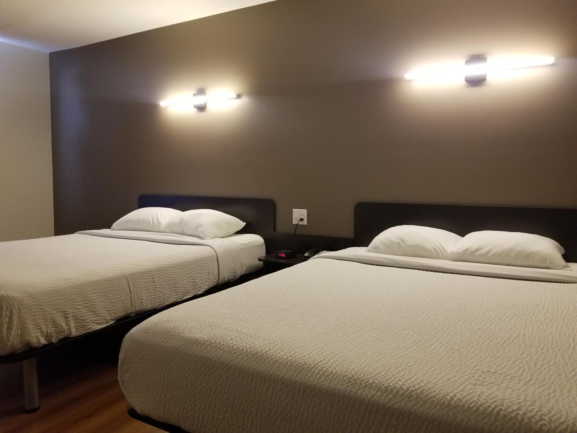 Joys Inn Innisfail, Ab Екстер'єр фото